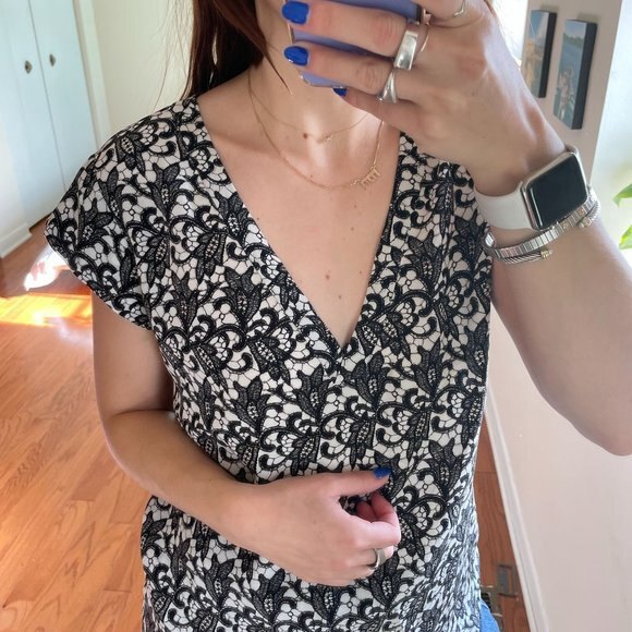 Joie Floral Lace Print Cap Sleeve V Neck Blouse Black XS - Picture 3 of 5